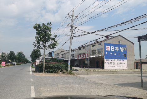 泸定如何能保证墙体广告的醒目性？